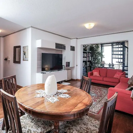 Eur Bright Spacious Terraced With Private Parking Only For Small Cars * Rome