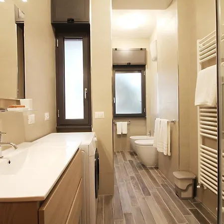 Eur Bright Spacious Terraced With Private Parking Only For Small Cars Apartment Rome