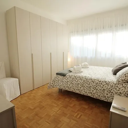Eur Bright Spacious Terraced With Private Parking Only For Small Cars Rome