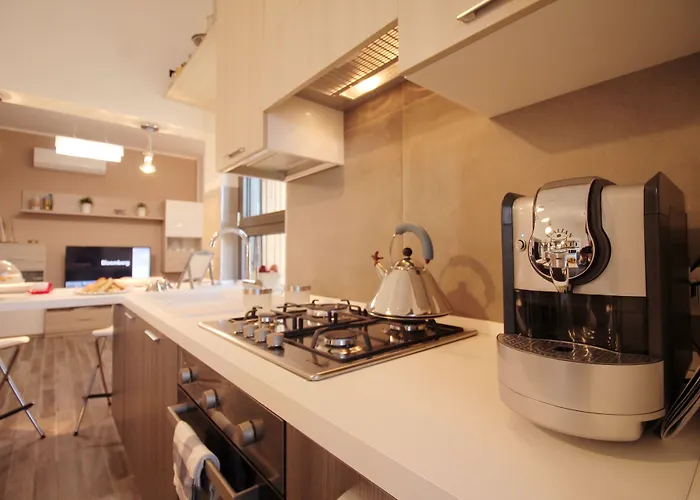 Lejlighed Eur Bright Spacious Terraced With Private Parking Only For Small Cars *