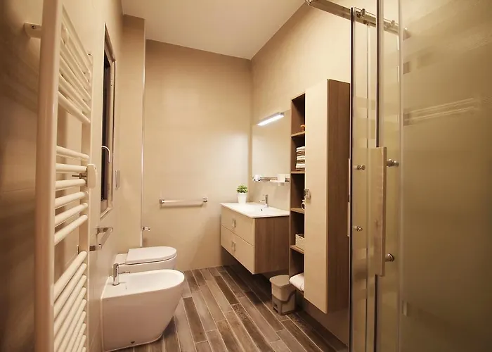 Lejlighed Eur Bright Spacious Terraced With Private Parking Only For Small Cars Rom